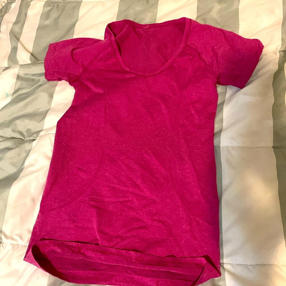 Lulu t shirt
